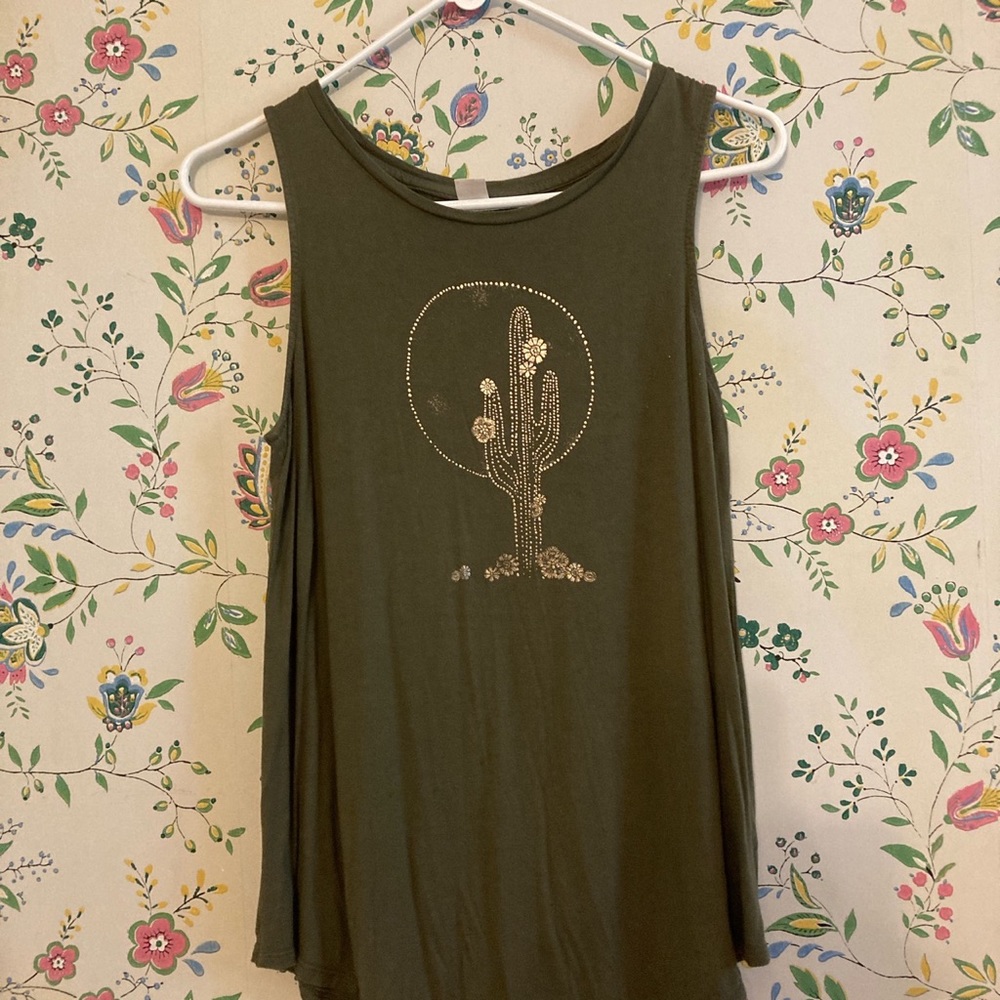 Old Navy olive green women’s small flowy tank with gold cactus design